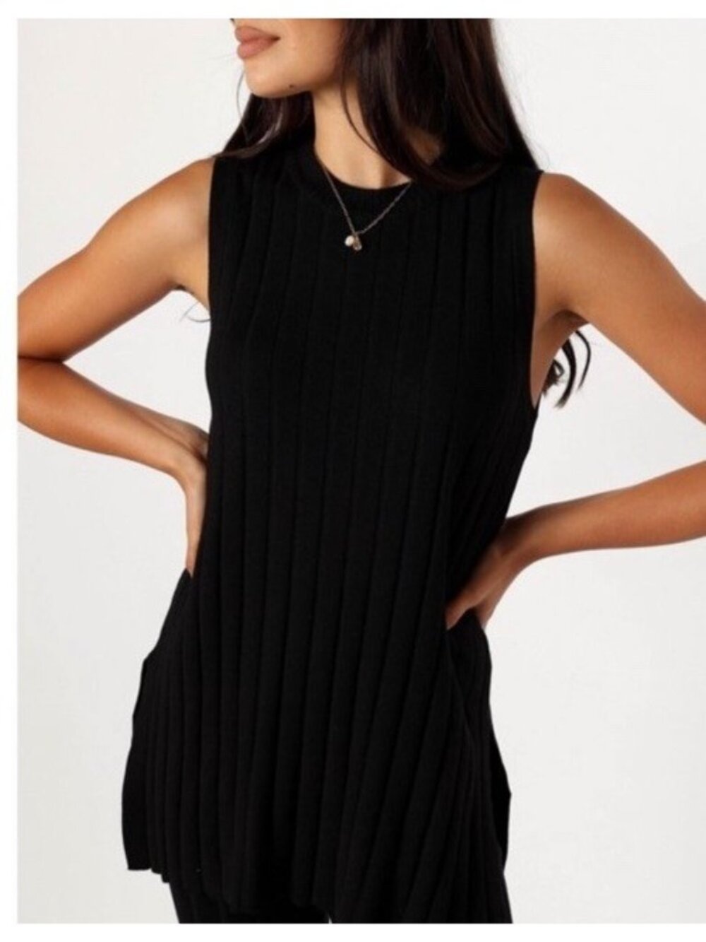Petal And Pup Black Ribbed Sleeveless Silvie Top In Size L Easy Travel.     E